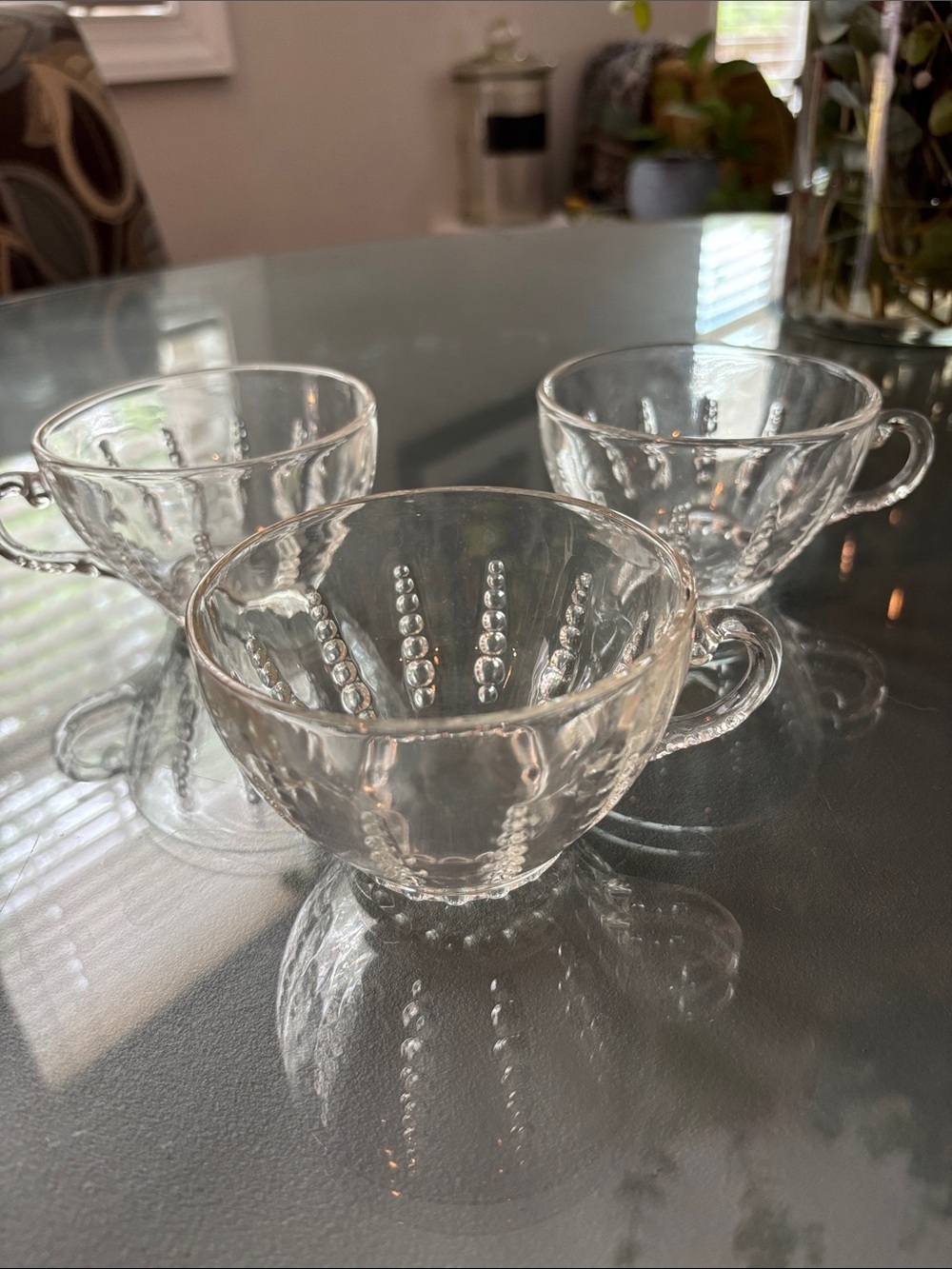 Federal glass- beaded sunflower Clear Glass Bubble-Pattern Teacup - Set of 3
